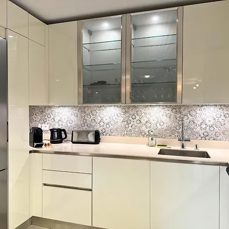 Appartement Spacieux Duplex De Standing Avec Piscine & Parking *