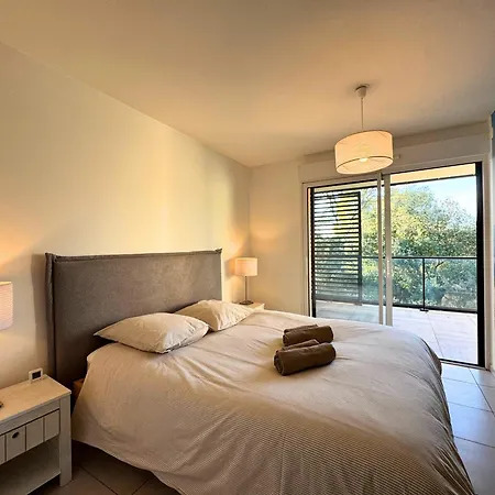 Spacieux Duplex De Standing Avec Piscine & Parking *