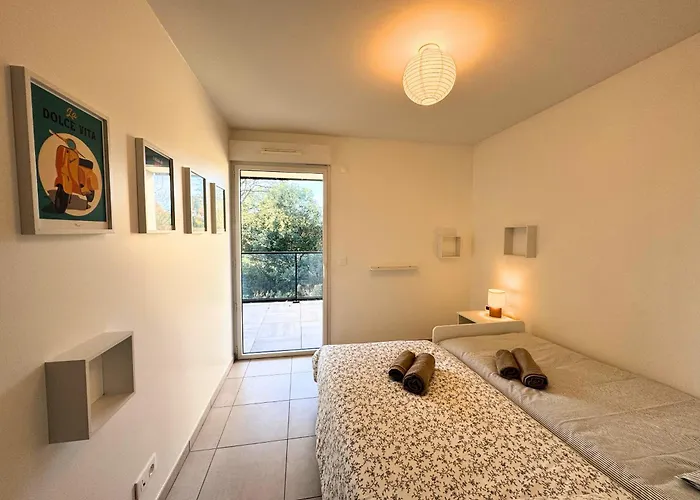 Spacieux Duplex De Standing Avec Piscine&parking Saint-Raphaël