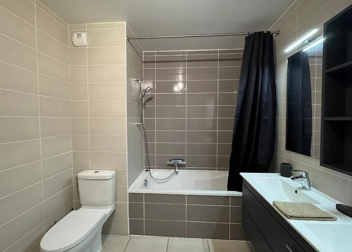 Spacieux Duplex De Standing Avec Piscine&parking Saint-Raphaël
