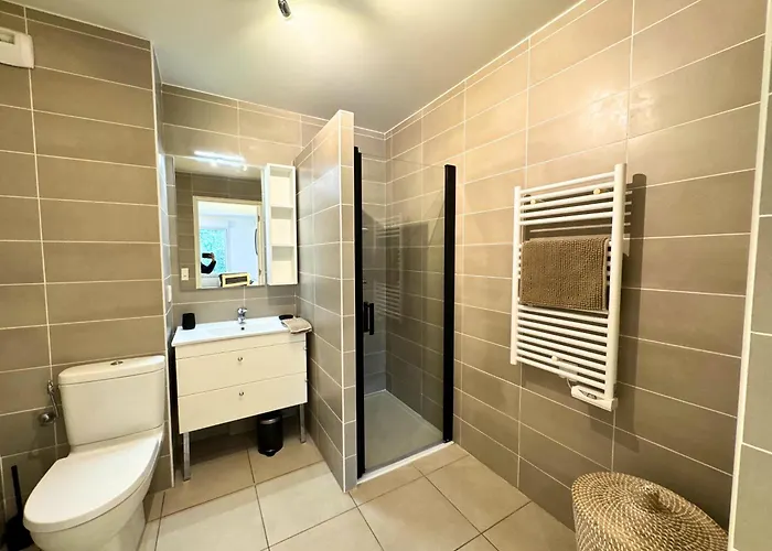 Spacieux Duplex De Standing Avec Piscine & Parking *