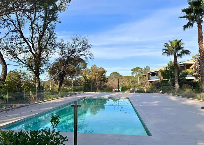 Spacieux Duplex De Standing Avec Piscine & Parking